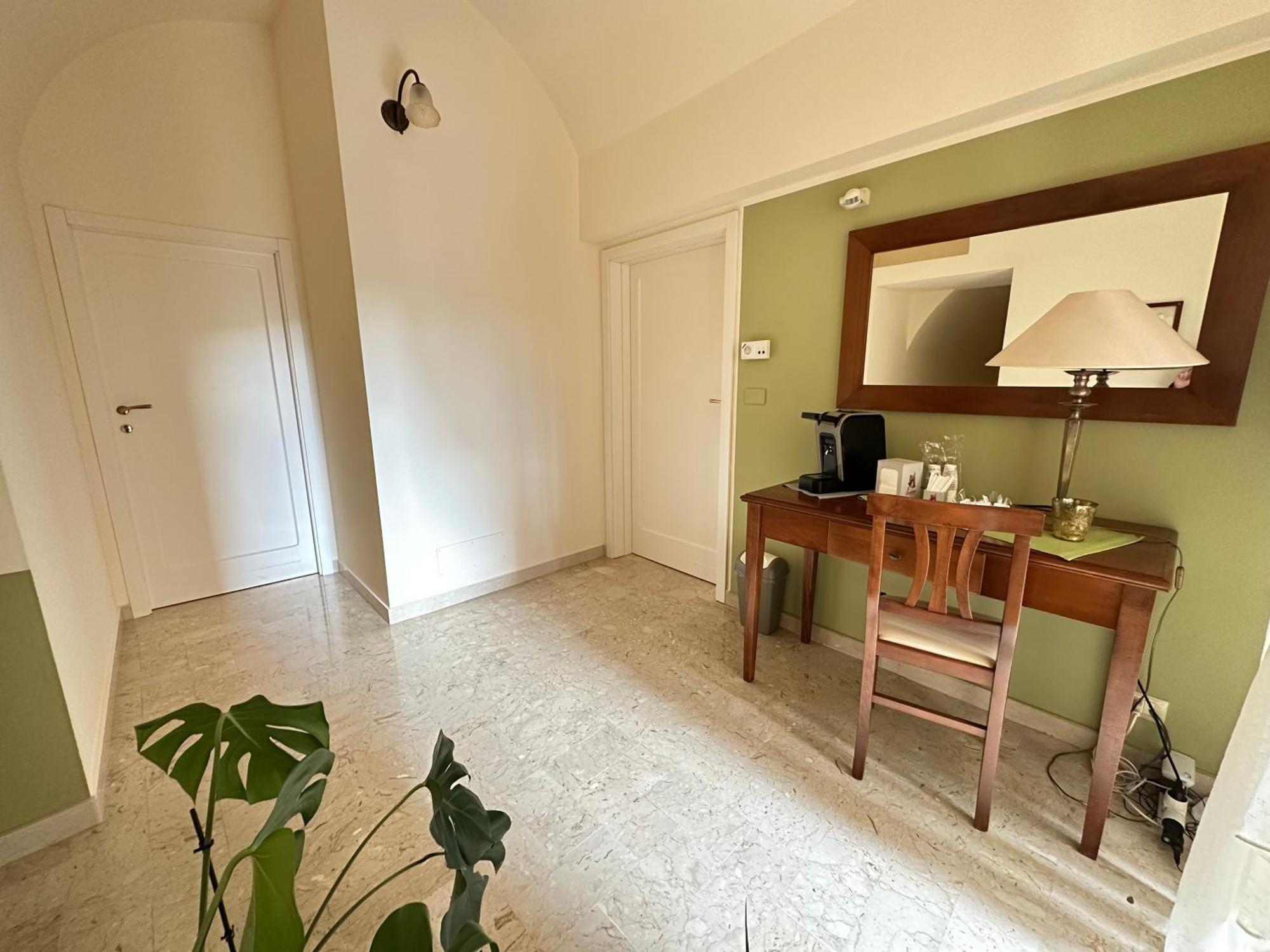 Historic B&B Apartments Home 끼아라몬떼굴피 외부 사진